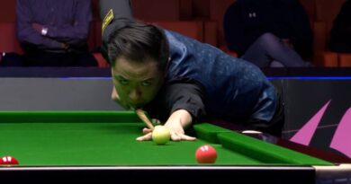 Snooker commentator complains as ‘orchestra of phones’ go off during crucial shot | Other | Sport