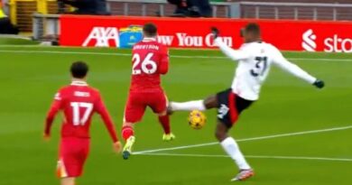 Premier League issue statement as Fulham star avoids red card minutes into Liverpool clash | Football | Sport