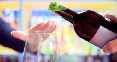 6 tips for safely scaling back on drinking to reduce cancer risk