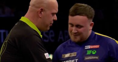 Luke Littler makes gesture to Premier League Darts crowd after Michael van Gerwen boos | Other | Sport