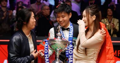 Zhao Xintong poses with rarely-seen girlfriend after touching message | Other | Sport