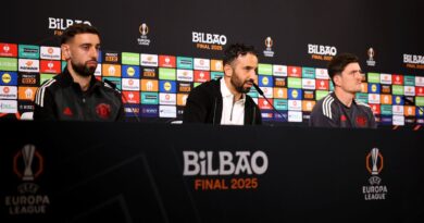 Bruno Fernandes interrupts reporter to crack joke over Ruben Amorim’s Man Utd future | Football | Sport