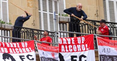 Elderly Bilbao local attacks Man Utd fans with pointed stick ahead of Europa League final | Football | Sport