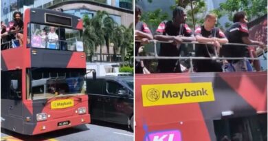 Man Utd star breaks silence on bus parade shame as club earn £8m | Football | Sport