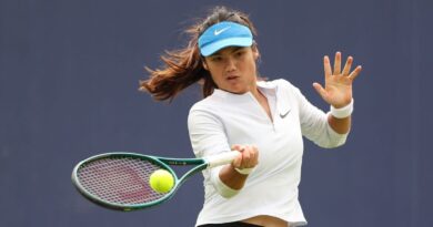 Emma Raducanu suffers injury scare before Wimbledon as Queen’s prep takes hit | Tennis | Sport