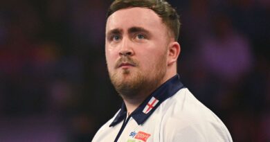 Luke Littler and Luke Humphries ‘let England down and don’t deserve their MBEs’ | Other | Sport