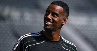 Liverpool can get Alexander Isak by passing up on £70m ‘free signing’ as player makes call | Football | Sport