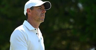 McIlroy and Tommy Fleetwood awkward wardrobe malfunction at Travelers prompt trolls | Golf | Sport