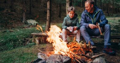 How campfires improve mental health through relaxation, social connection