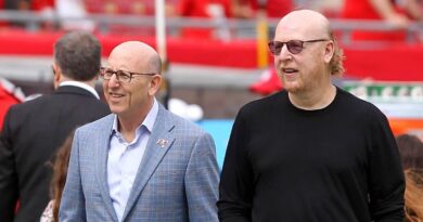 Man Utd owners name price for Saudi takeover as Glazer stance comes to light | Football | Sport