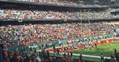 NFL London crowd erupts into boos moments before match kicked off | NFL | Sport