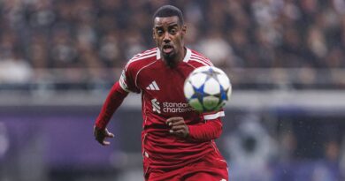 Alexander Isak ‘affecting’ Liverpool players with Reds ace ‘not helping himself’ | Football | Sport