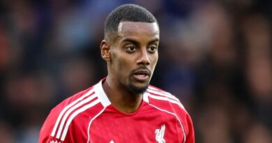 Liverpool get Alexander Isak surgery verdict with Reds facing injury dilemma | Football | Sport