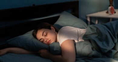 Sleep positions linked to nerve damage and back pain, experts warn