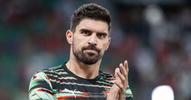 Transfer news LIVE with Man Utd in Barcelona talks as Spurs boss intervenes | Football | Sport