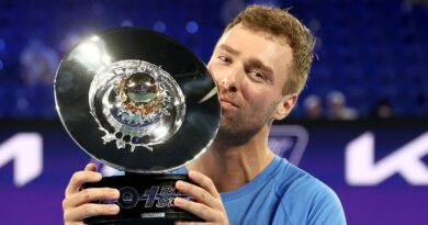 Australian Open star admits regret as amateur tennis player wins a million dollars | Tennis | Sport