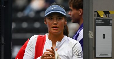 Australian Open LIVE: Emma Raducanu nightmare emerges as Roger Federer makes prediction | Tennis | Sport