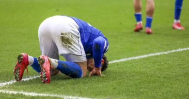 EFL clash halted after horror injury as star administered oxygen | Football | Sport