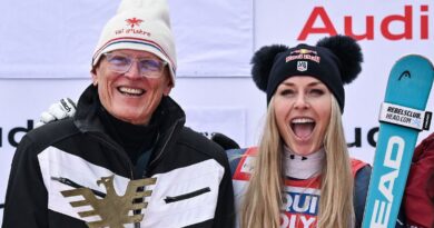 Lindsey Vonn’s father gives update after intensive care move | Other | Sport