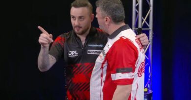 Darts cheating row returns with four-word comment in tense handshake | Other | Sport