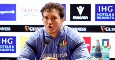 Six Nations captain halts press conference to make speech about female ref | Rugby | Sport