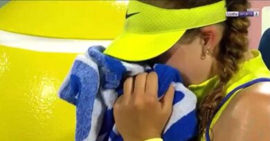 Mirra Andreeva bursts into tears after match as Anisimova responds | Tennis | Sport