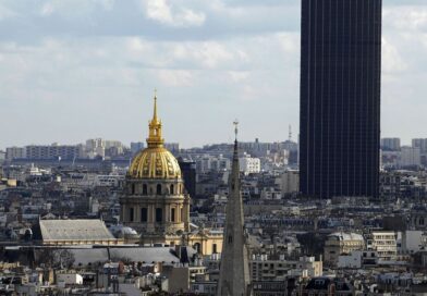 Montparnasse Tower LIVE: Paris skyscraper evacuated due to ‘bomb threat’ | World | News Montparnasse Tower LIVE: Paris skyscraper evacuated due to ‘bomb threat’ | World | News