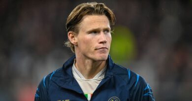 Scott McTominay’s unlikely wages, Man United clause and stance on return | Football | Sport