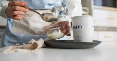 Kefir with prebiotic fiber beats omega-3s for inflammation reduction