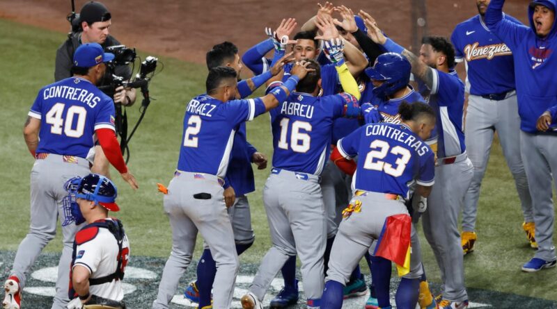 Venezuela defeats U.S. 3-2 for first World Baseball Classic title
