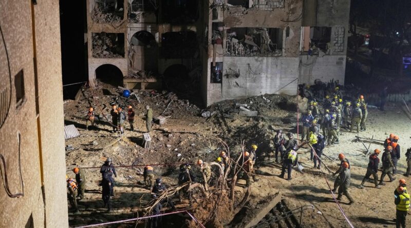 2 Iranian strikes on towns near Israel’s main nuclear research center injure more than 100 people 2 Iranian strikes on towns near Israel’s main nuclear research center injure more than 100 people