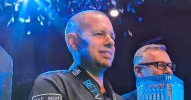 Welsh Open champ Barry Hawkins fights tears in heartbreaking interview | Other | Sport