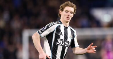 Newcastle: Anthony Gordon disagreement breaks out during Barcelona tie | Football | Sport