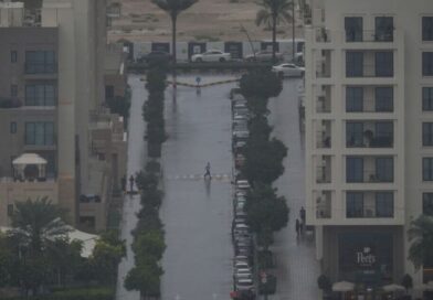 Dubai issues urgent weather warning as UAE city batterd by heavy rains | World | News Dubai issues urgent weather warning as UAE city batterd by heavy rains | World | News