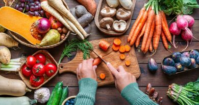 Older adults who avoid certain food group less likely to reach 100, study finds