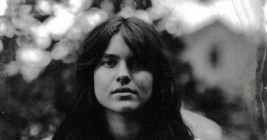 Folk musician Murphy Campbell targeted by AI fakes and copyright trolls Folk musician Murphy Campbell targeted by AI fakes and copyright trolls