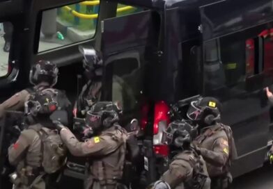 Manhunt underway after bank heist in Italy holds 25 people hostage 