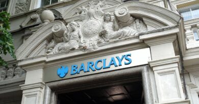 Barclays makes major announcement for customers after 800 closures | Personal Finance | Finance