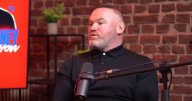 Wayne Rooney told Mike Tyson to stop after Man Utd legend hit in the ribs | Football | Sport