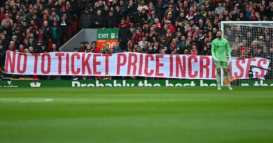Liverpool protest as fans make FSG unhappiness clear in Fulham match | Football | Sport