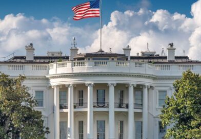 White House panic as man tries to ‘climb fence and break in’ | World | News