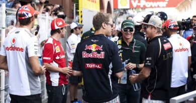 F1 race-winner shows off huge chest scars after open heart surgery | F1 | Sport