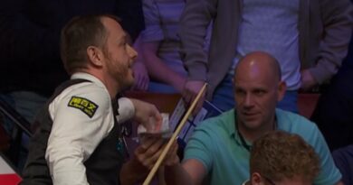 Mark Allen eats sweets with Crucible crowd as Kyren Wilson woes go on | Other | Sport