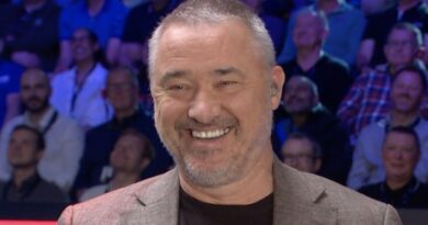 Stephen Hendry cracks up Crucible crowd with seven-word reply to BBC host | Other | Sport