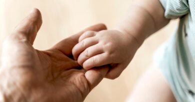 UK court rules DNA testing cannot identify which twin fathered child