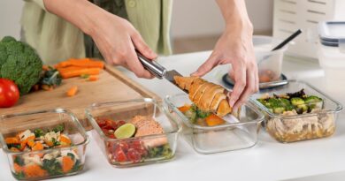 Eating the same meals repeatedly may help you lose more weight, study finds