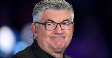 Parrott’s huge net worth, rarely-seen wife and why he quit A Question of Sport | Other | Sport
