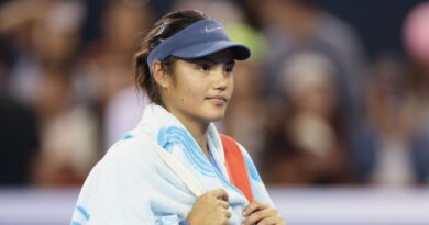 Emma Raducanu has turned hoodwinking people into an art form – it’s downright bizarre | Tennis | Sport