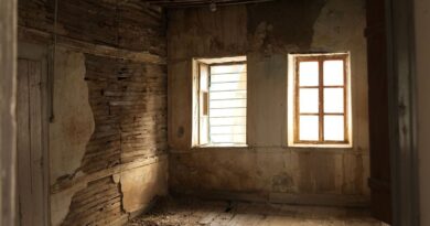 Woman renovating home uncovers tragic letter hidden beneath the floor