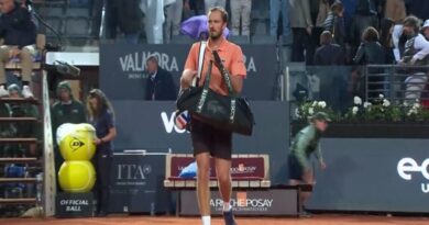 Daniel Medvedev Italian Open match halted as players leave court | Tennis | Sport